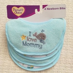 |NWT| Set of 4 Newborn Bibs